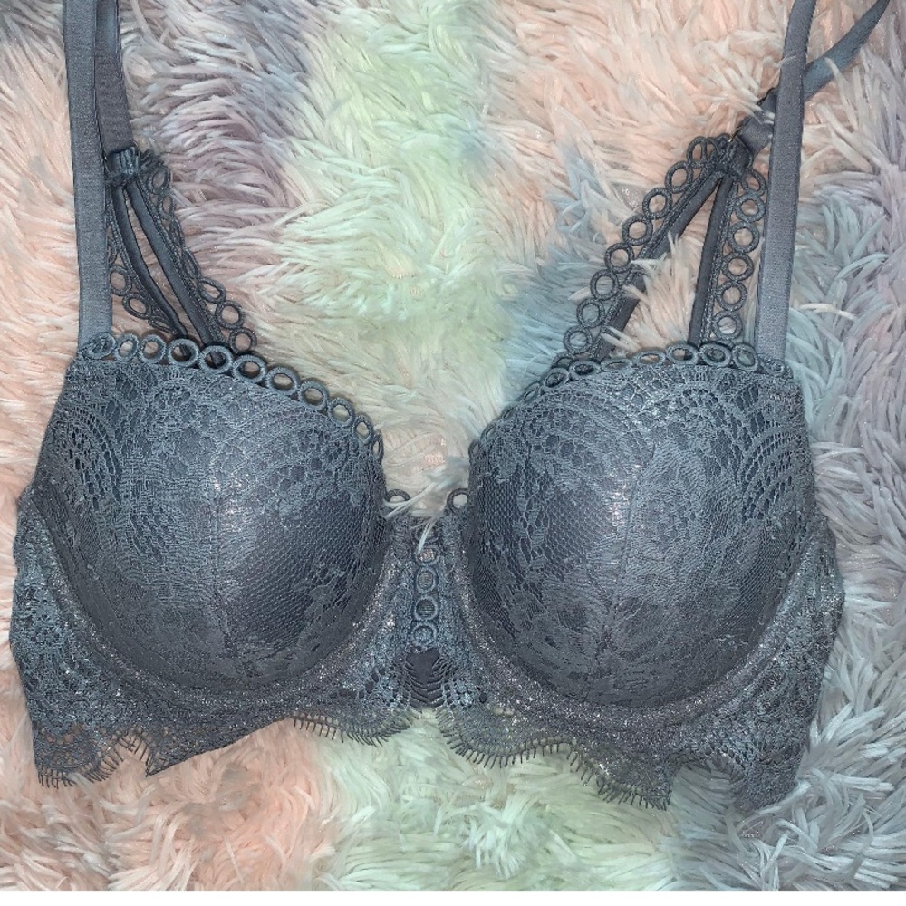 🌺 SOLD Victoria’s Secret Bluish/ Gray Bra 32D